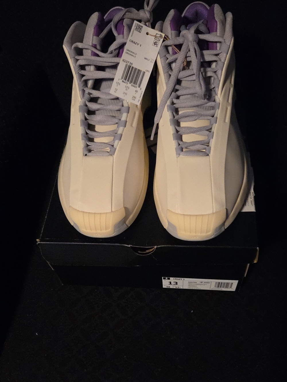 adidas Men's Sneakers - Cream with Lavender Accents